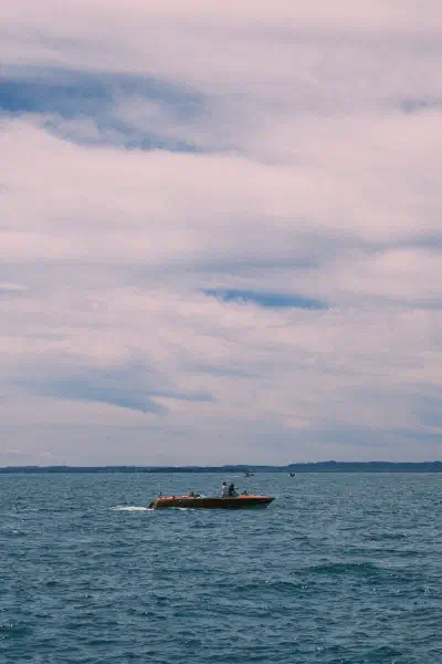 boat-on-lake-garda.jpg