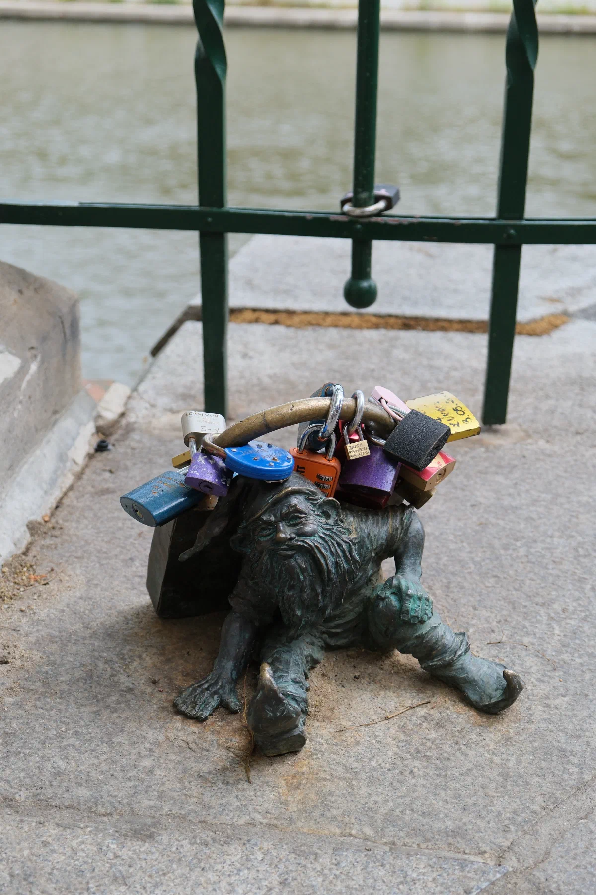 Warsaw love dwarf